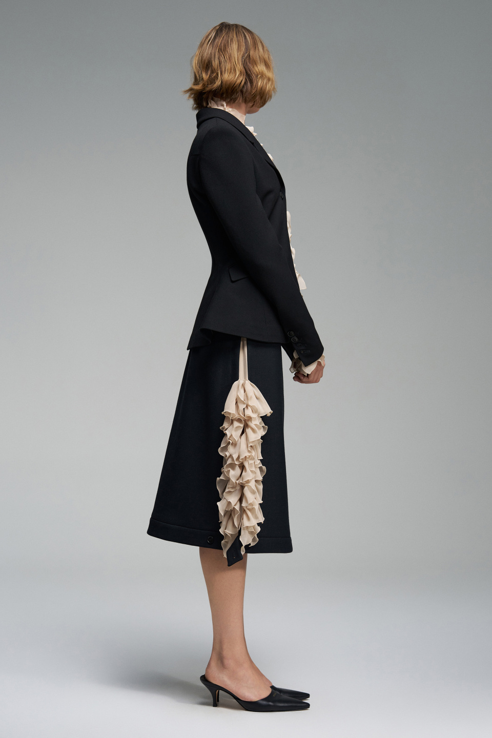 Приталенный жакет с архитектурной баской, фото 7
